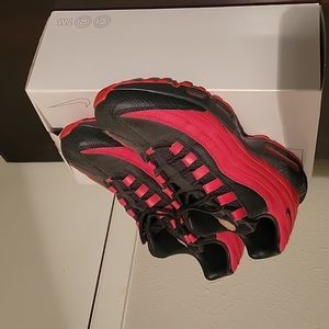 Custom designed Nike airmax 95